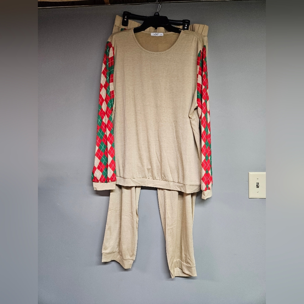 Women's Xxl Tan Sweatsuit  Argyle Print Red Green Long Sleeves Joggers